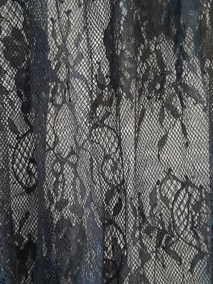 Jupe dentelle, n°02 - Hauteur 80cm couleur noire, peut convenir aux tailles 36/38/40 - photo numéro 4