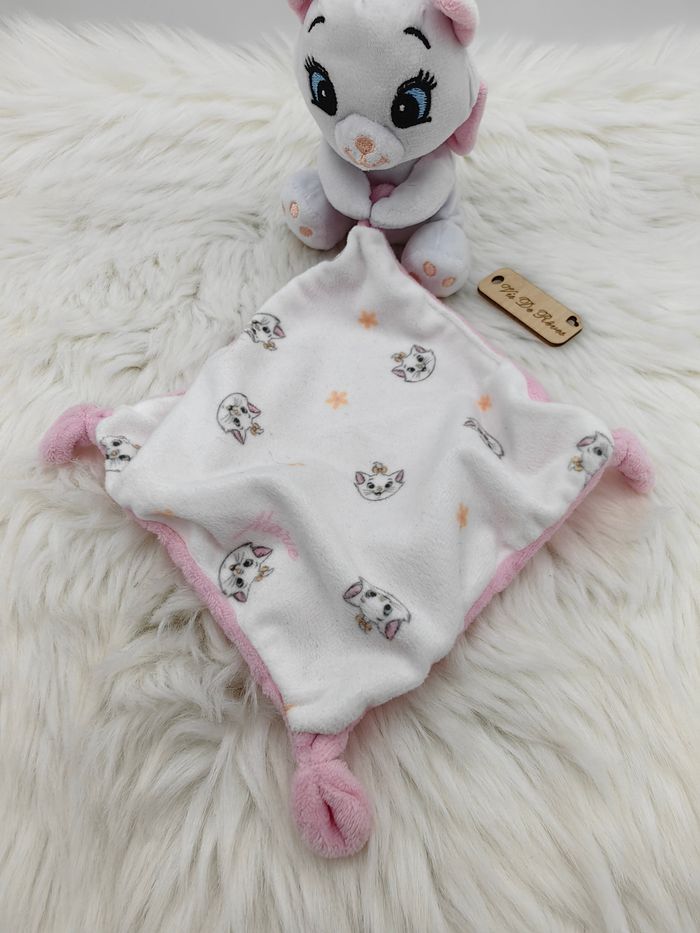 Doudou mouchoir marie Les Aristochats Disney têtes et fleurs e blanc et rose - photo numéro 2