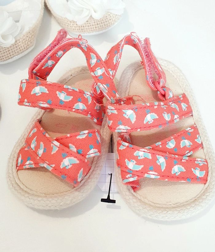 Lot chaussures bebe fille - photo numéro 2