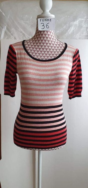 Pull fin,rose et rouge,acrylique, en très très bon état, marque Promod =6€