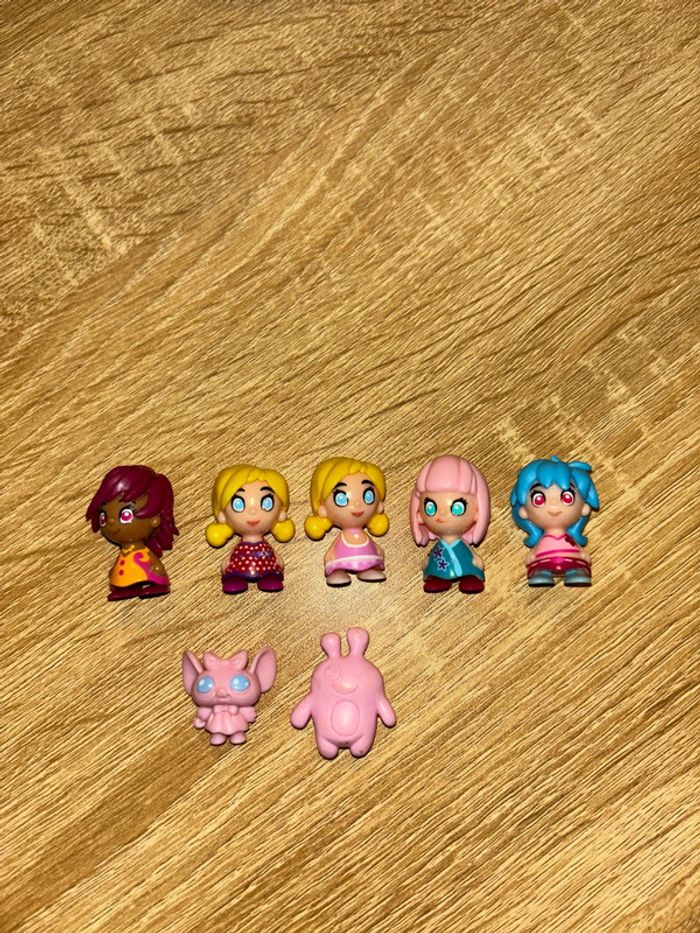 Lot de 7 figurines pinypon en très bon état