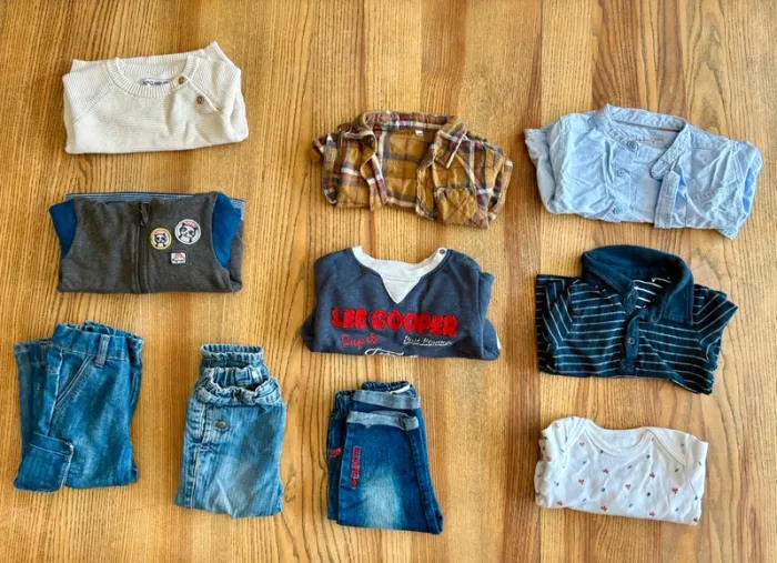 Lot de 10 vêtements taille 18 mois