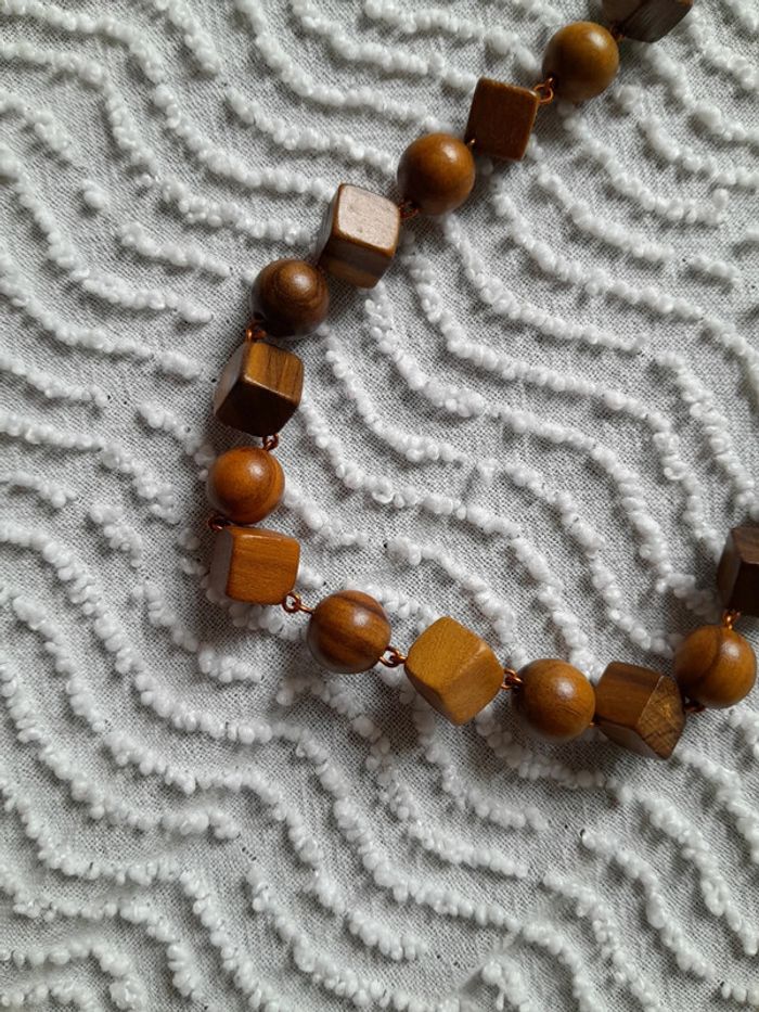 Collier perles en bois exotique - photo numéro 2