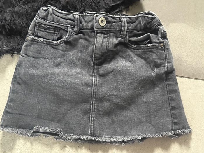Ensemble Zara 6 ans tbe jupe en jean + top à franges - photo numéro 2