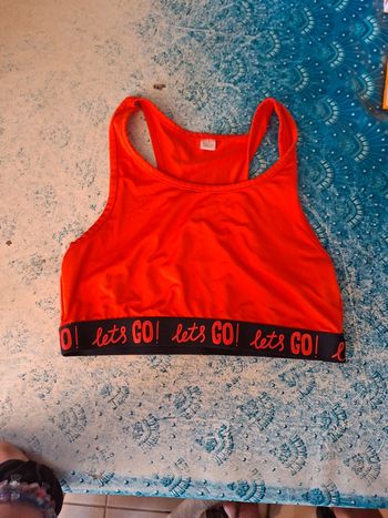 Brassière crop top 14 ans