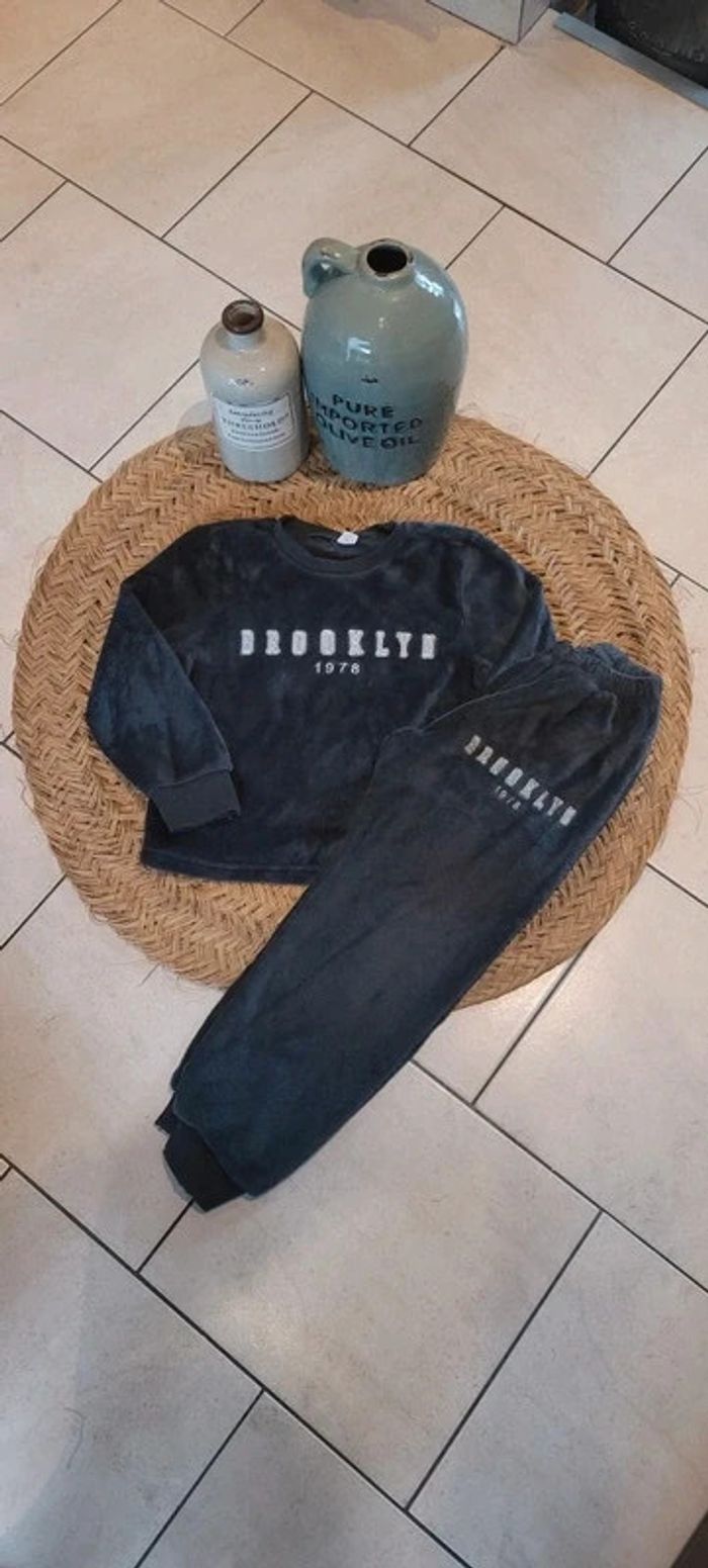 Pyjama 2 pièces garçon Taille 9 ans
