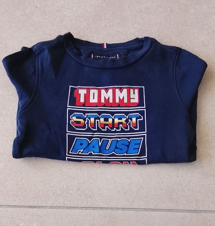 T-shirt manches longues marine taille 4 ans Tommy Hilfiger. - photo numéro 2