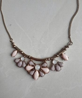 Collier court fleur nacrées