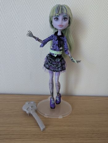 Poupée Monster high Twyla 13 wishes