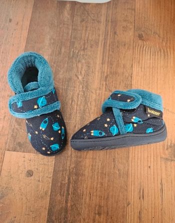 Chaussons isotoner pointure 20