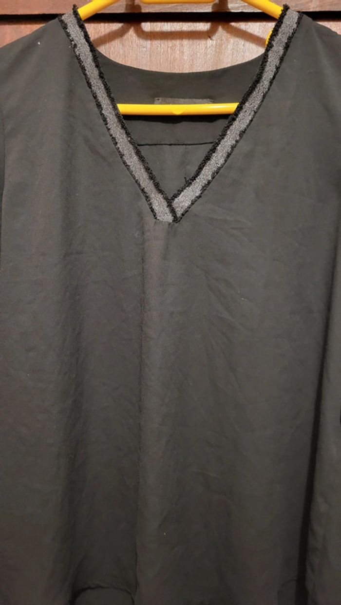 Blouse noir col en V - photo numéro 2