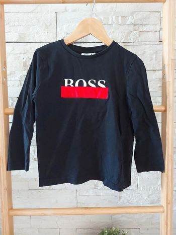 Tee shirt manches longues hugo boss parfait état 5 ans