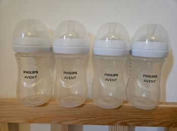 Lot de 4 biberons Philips avent 