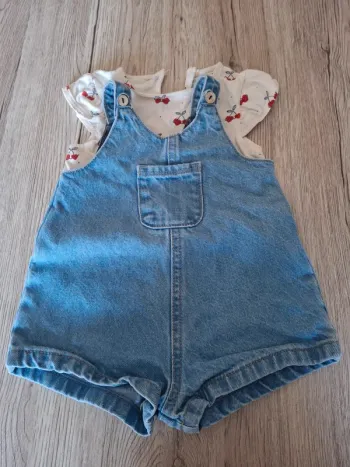 Ensemble salopette short tee-shirt kiabi 12 mois