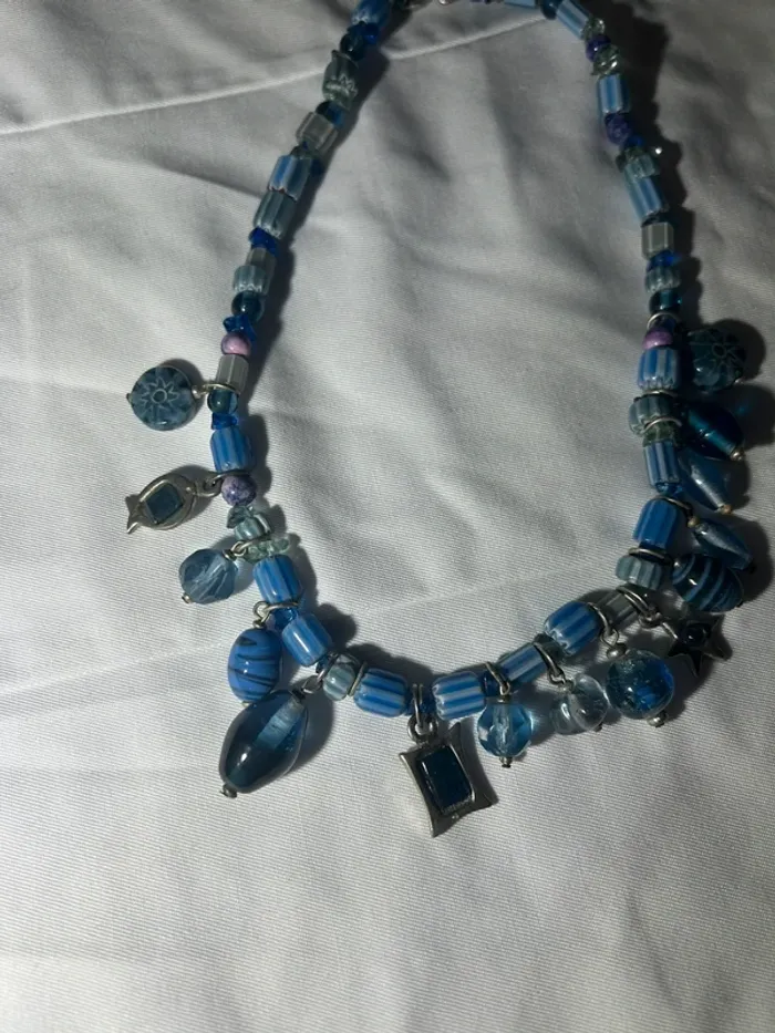 Collier bleu - photo numéro 2