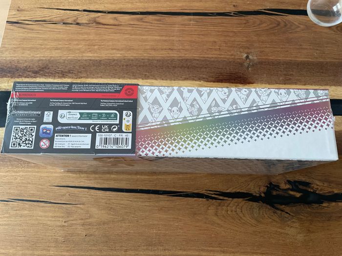 Coffret Super Premium Pokémon Évolutions Prismatiques (EV8.5) 8.5 - photo numéro 2