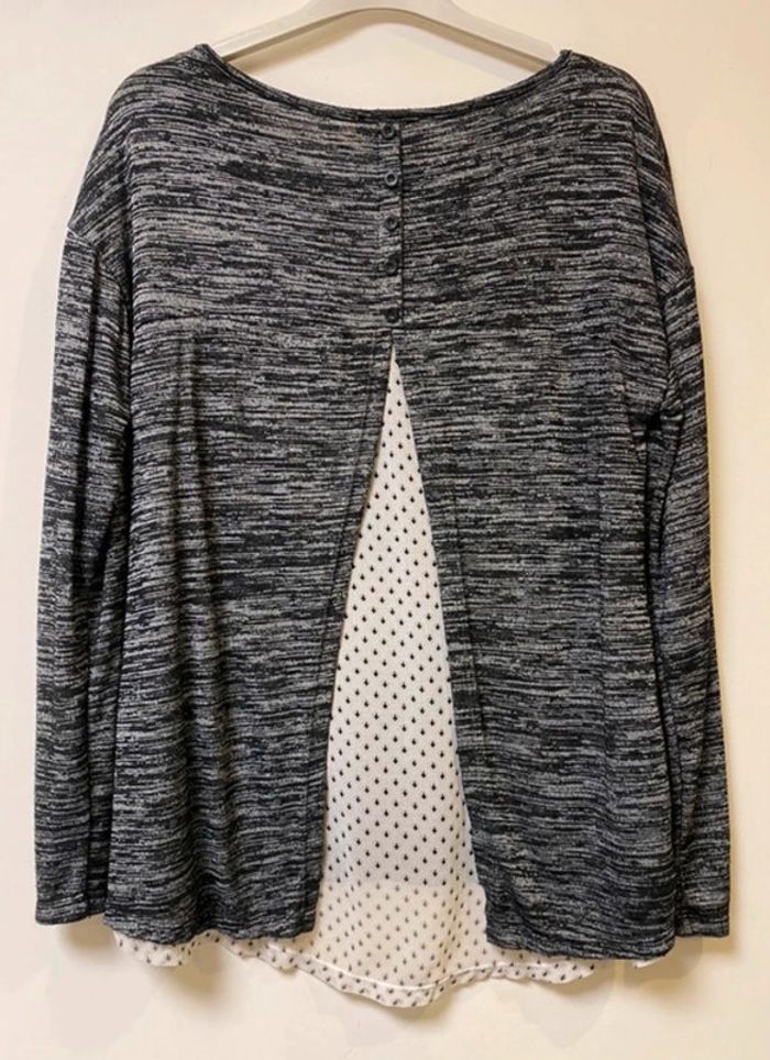 Joli haut gris avec voile dans le dos La Halle taille 34/36 - photo numéro 4