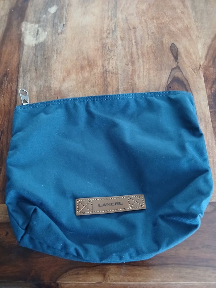 Trousse pochette lancel