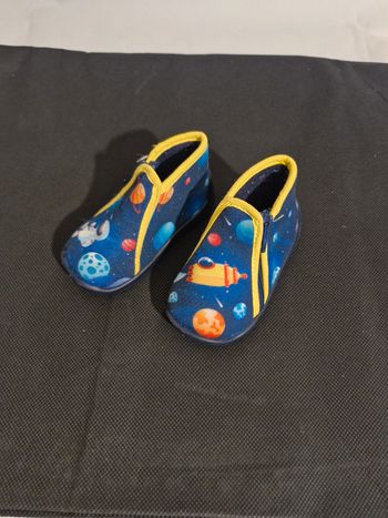 Chaussons thème espace 19 Tissaia