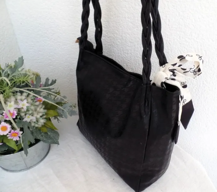 Sac noir fourre-tout & joli nœud - photo numéro 4