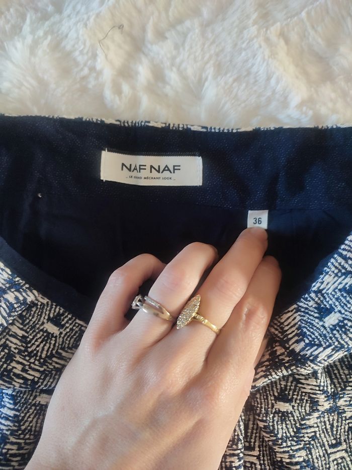 Jupe courte bleu marine et blanche nafnaf taille 36 - photo numéro 2