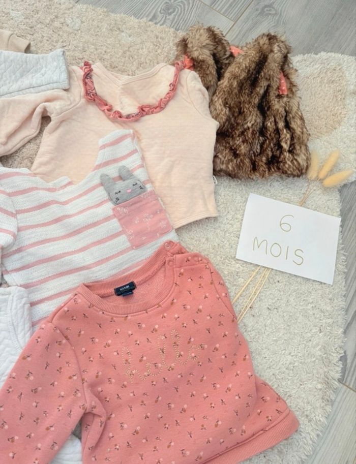 Lot sweats fille 6 mois - photo numéro 3