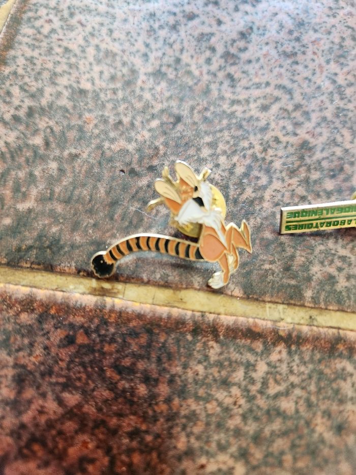 Lot 4 pins - photo numéro 2