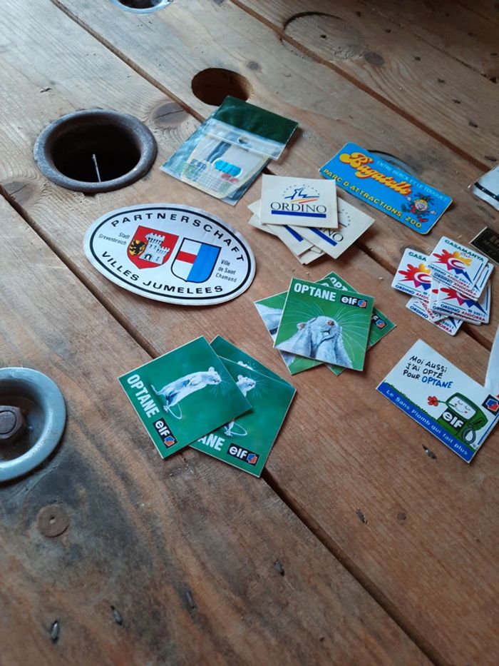 Lot anciens autocollants - photo numéro 2