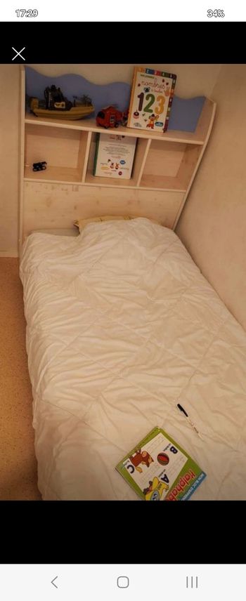 Lit enfant avec tête de lit