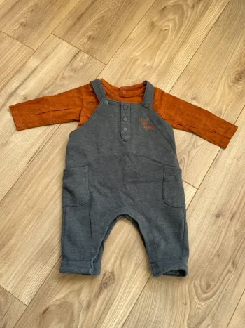 Ensemble salopette tee shirt taille 6mois