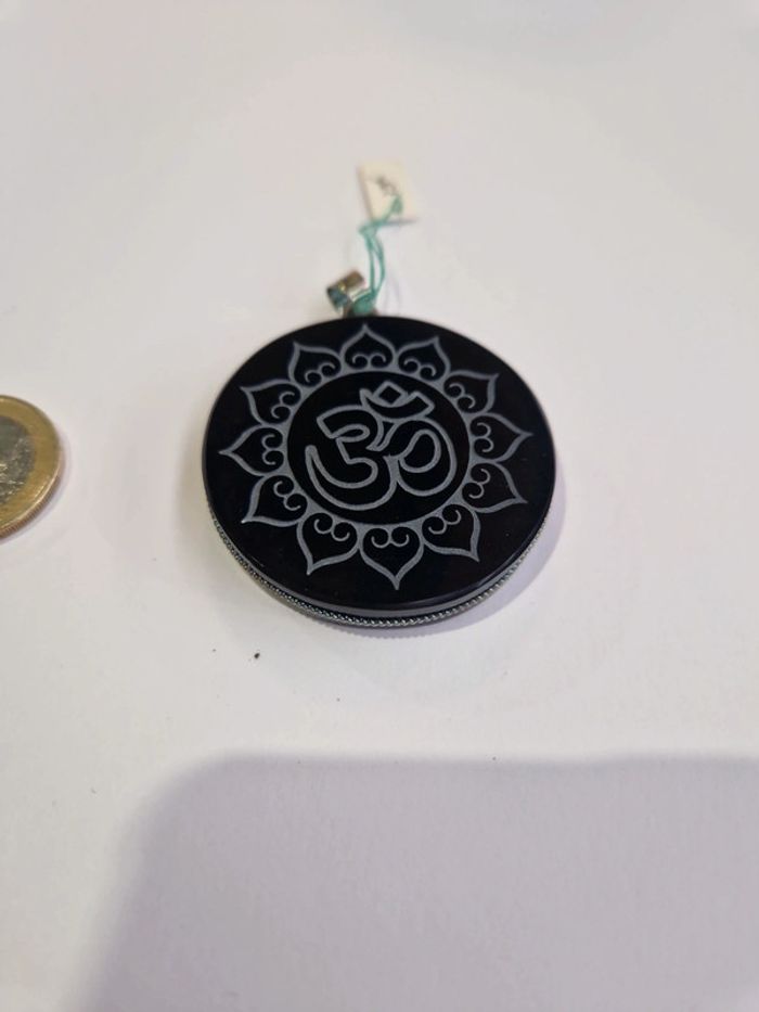 Pendentif obsidienne noire symbole ôm - photo numéro 3