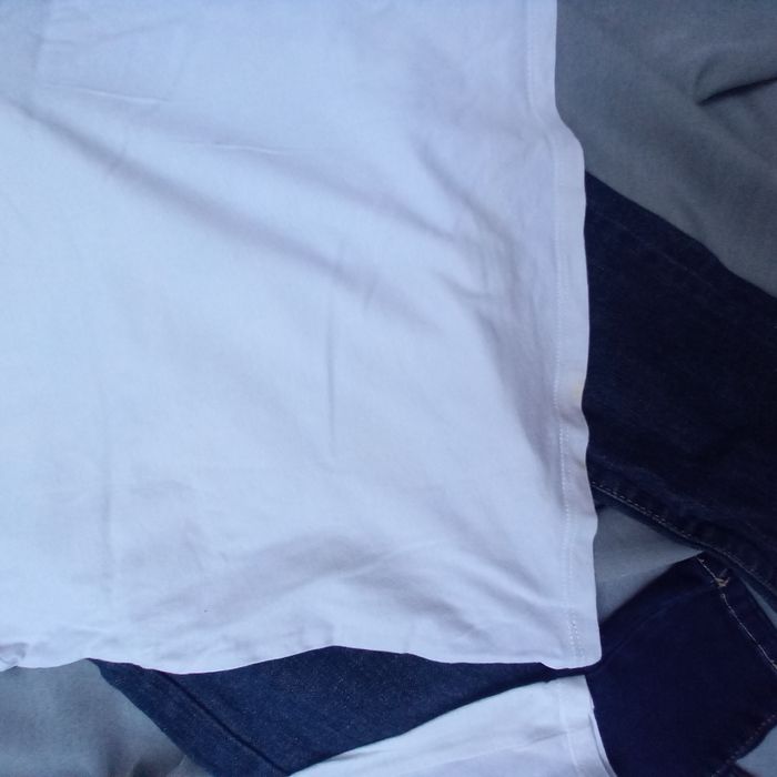 Lot de 4 articles jeans et tee-shirt 10 ans - photo numéro 4