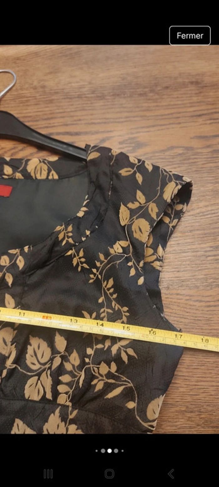 Jolie Robe Ap taille 38 fond noir dessin doré - photo numéro 13