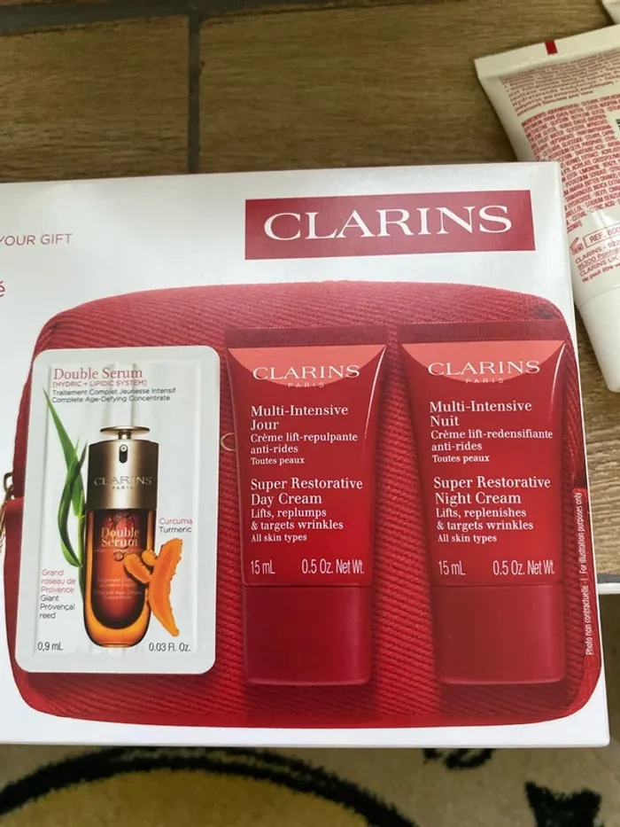 Coffret Cadeau Clarins – Soin Anti-Âge Complet - photo numéro 3