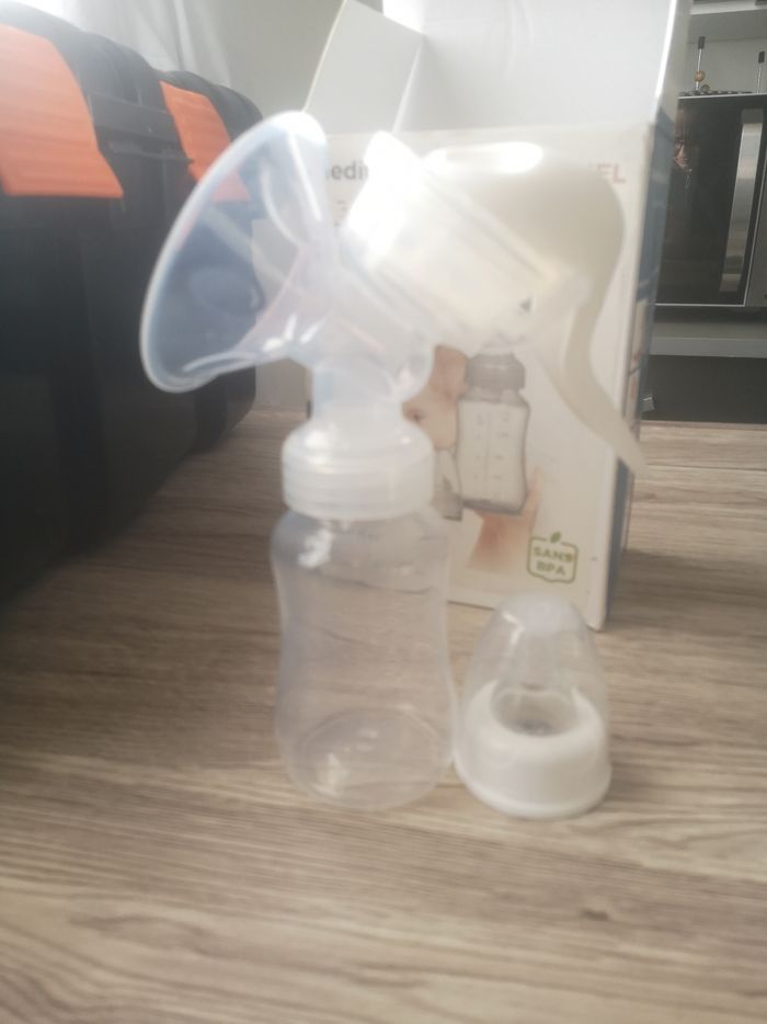 Tire lait manuel léger et compact - photo numéro 2