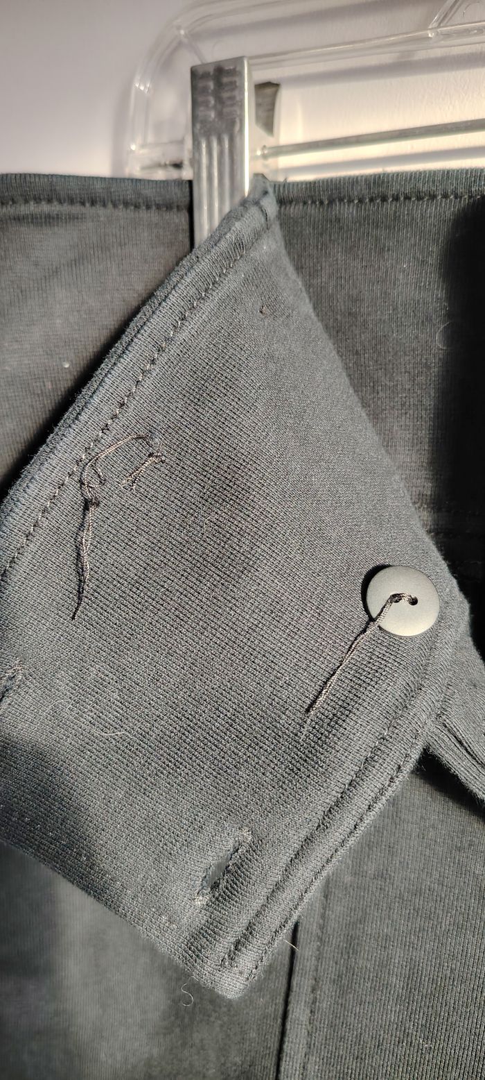 Jupe crayon noire Bershka – Taille M – Bouton manquant - photo numéro 2