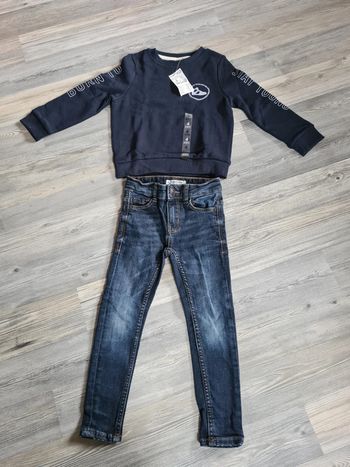 Ensemble jeans et sweat neuf