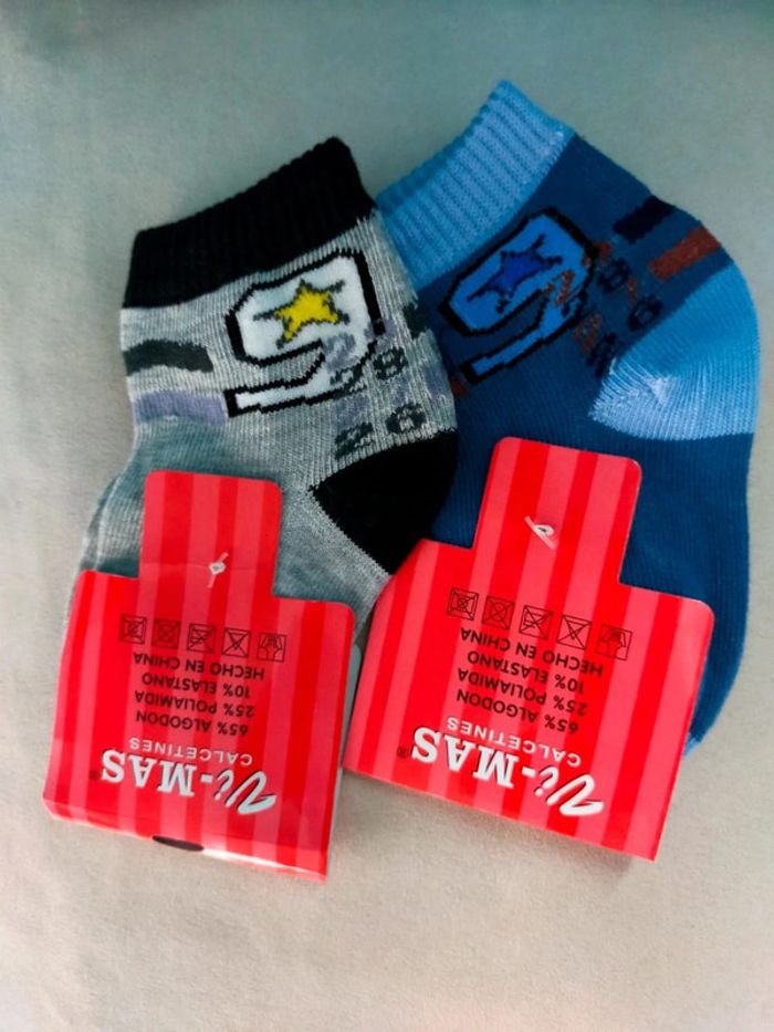 Lot bébé Casquette + Bob + 2 paires de chaussettes - Taille 47 - photo numéro 12