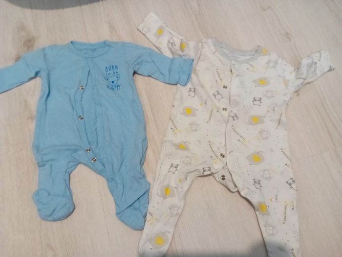 2 pyjama legers ouverture devant
