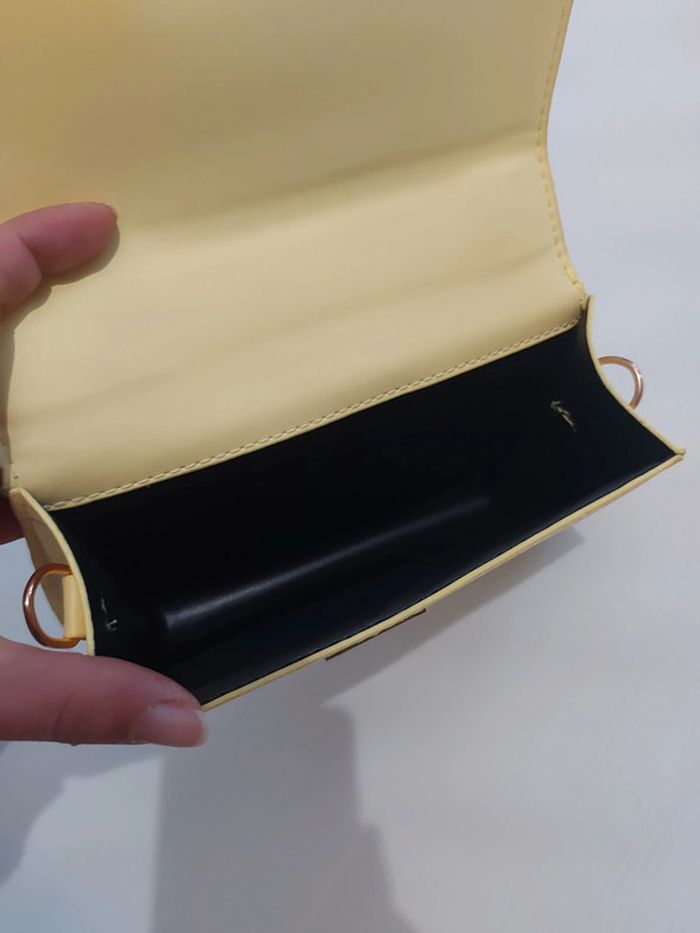 Sac à main jaune clair très peu servi dimensions en photos - photo numéro 9