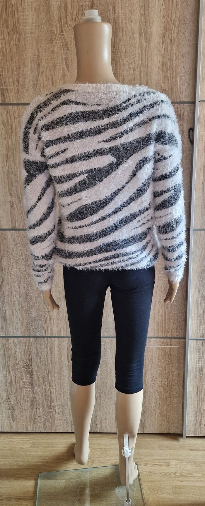 Pull femme taille 36 zèbre  noir et blanc - photo numéro 2