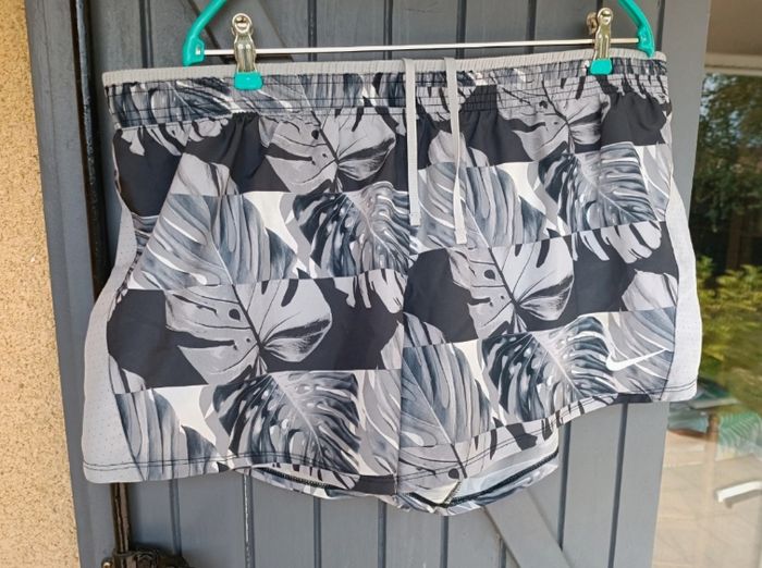 Short de running femme Nike Dri-Fit - photo numéro 2