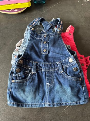 2 robes en jean et 1 combishort jean