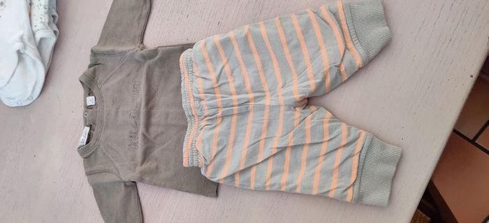 Lot vêtements 1 mois garçon - photo numéro 7
