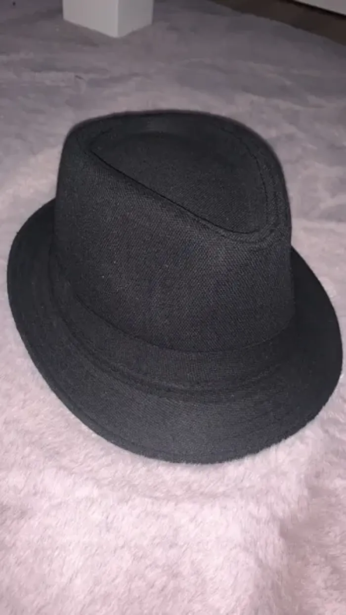 Chapeau noir neuf - photo numéro 2