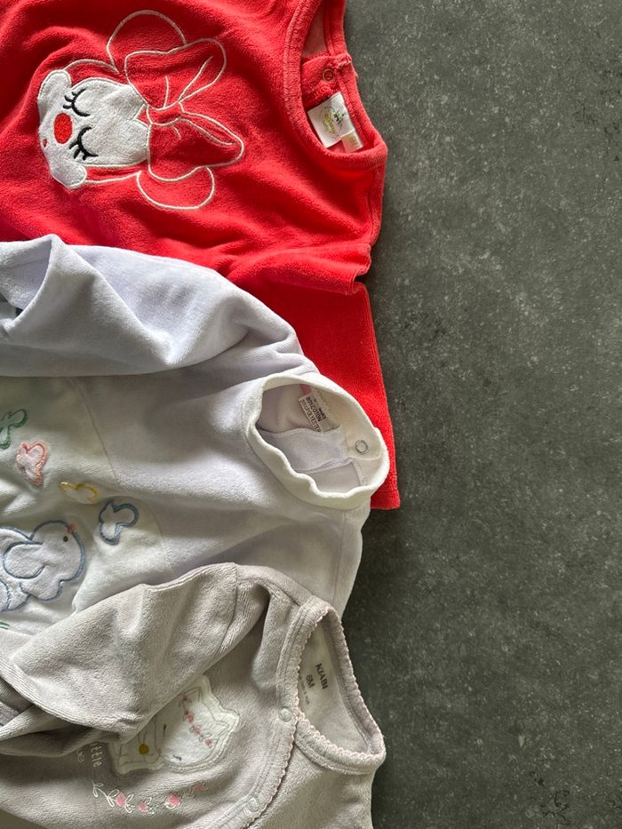 Lot 8 pyjamas 6 mois - photo numéro 4