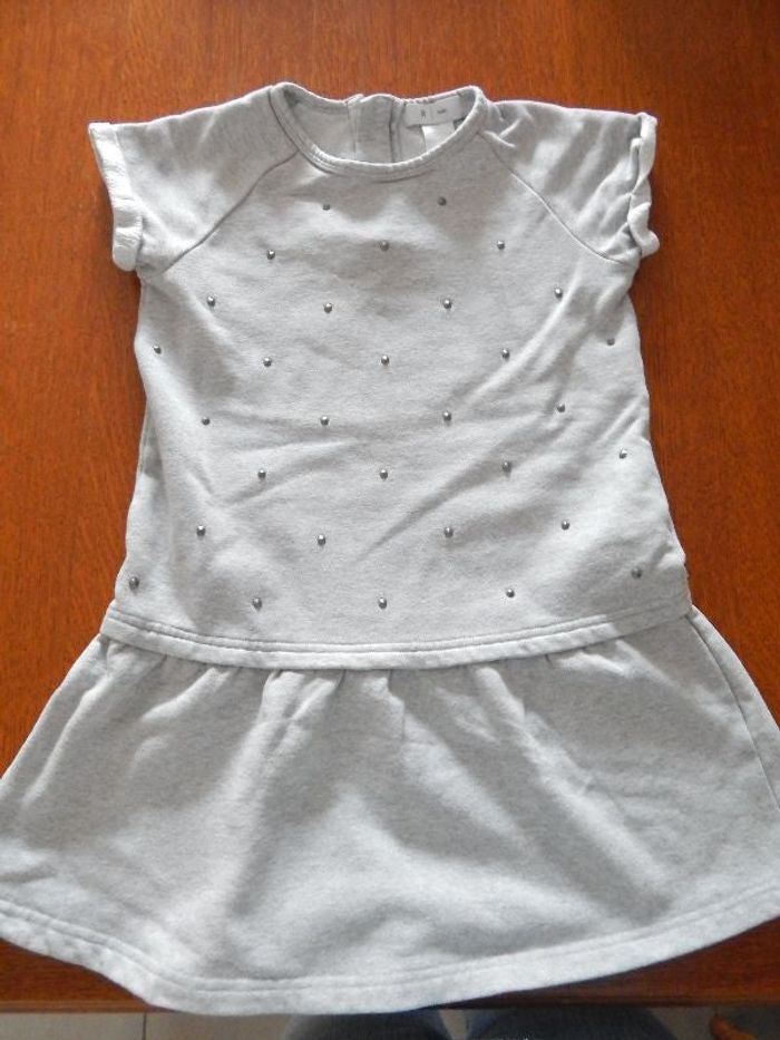 Robe sans manches grise la redoute 8 ans