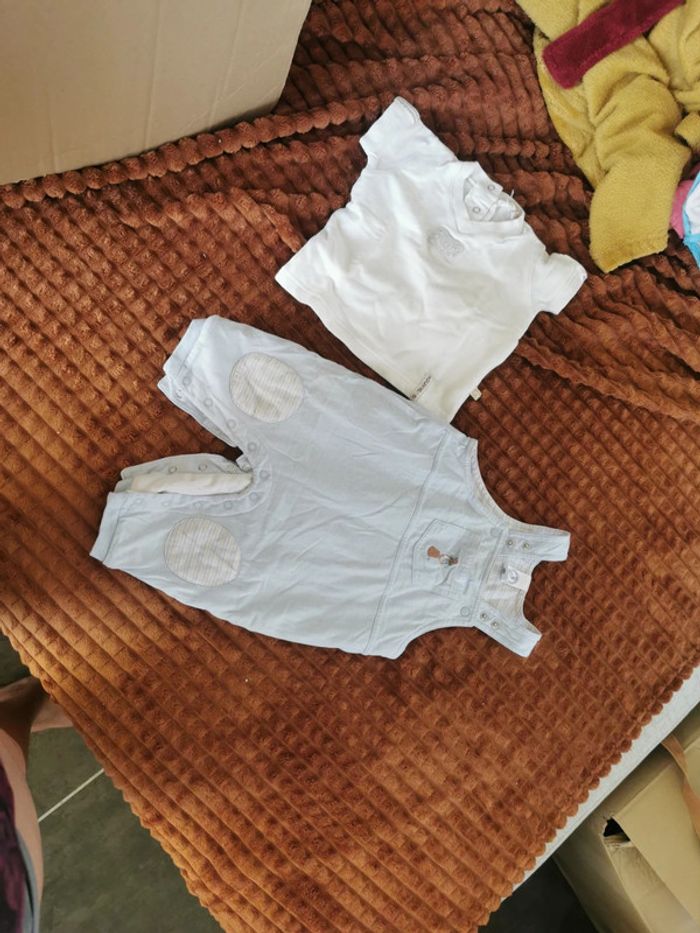 2 pièces bébé 6mois