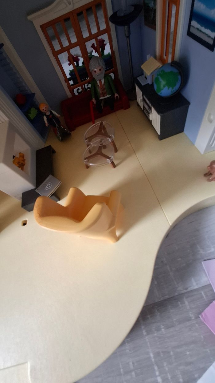 Maison Traditionnelle et tout ses aménagements Playmobil Lot quasiment complet. - photo numéro 6