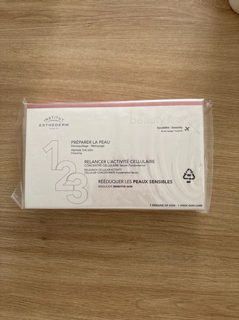 Institut Esthederm Kit Beauty Box Sensibilité